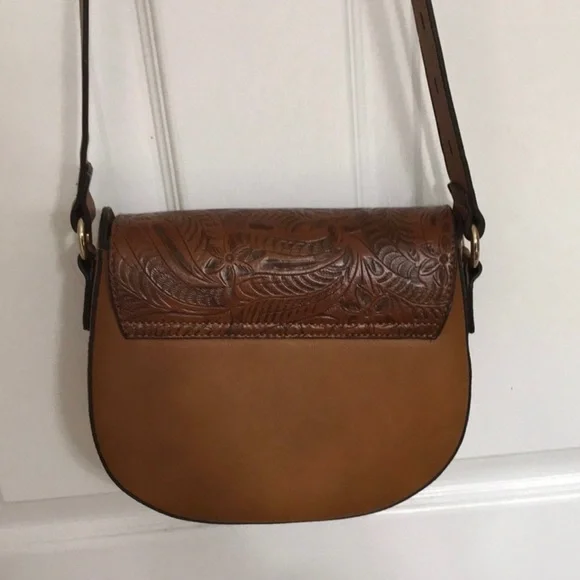 Brown crossbody vegan embossed flap purse - Picture 5 of 6